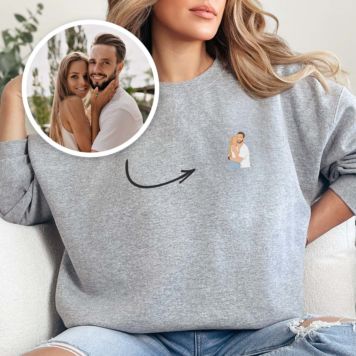 Personalisierbarer Pullover mit kleiner Illustration - Design
